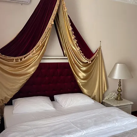 Royal 4*
